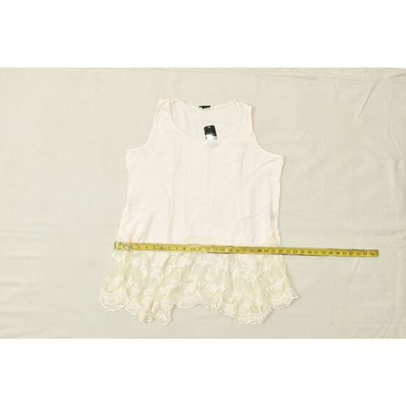 NEW Torrid Plus Size 1X Rayon Lace Hem Tank Top Cream Sleeveless Blouse - Picture 4 of 8